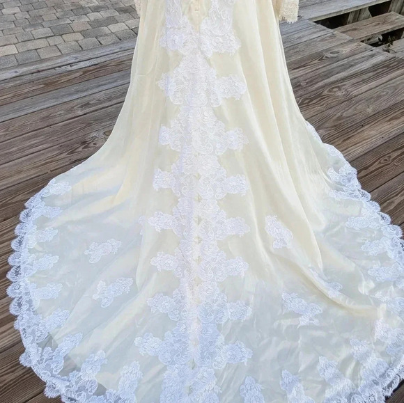 Vintage Unbranded Long Sleeve Ivory Wedding Dress - Picture 8 of 13